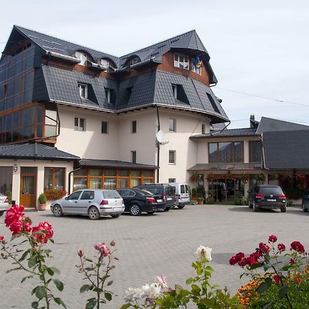 Hotel Cosmos Kimpulung Mołdawski Zewnętrze zdjęcie