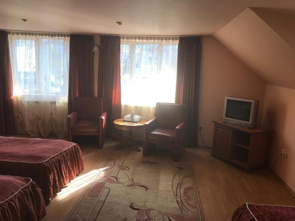 Hotel Cosmos Kimpulung Mołdawski Zewnętrze zdjęcie